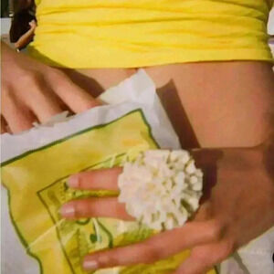 🔥🔥 Zara Resin Flower Maxi earrings